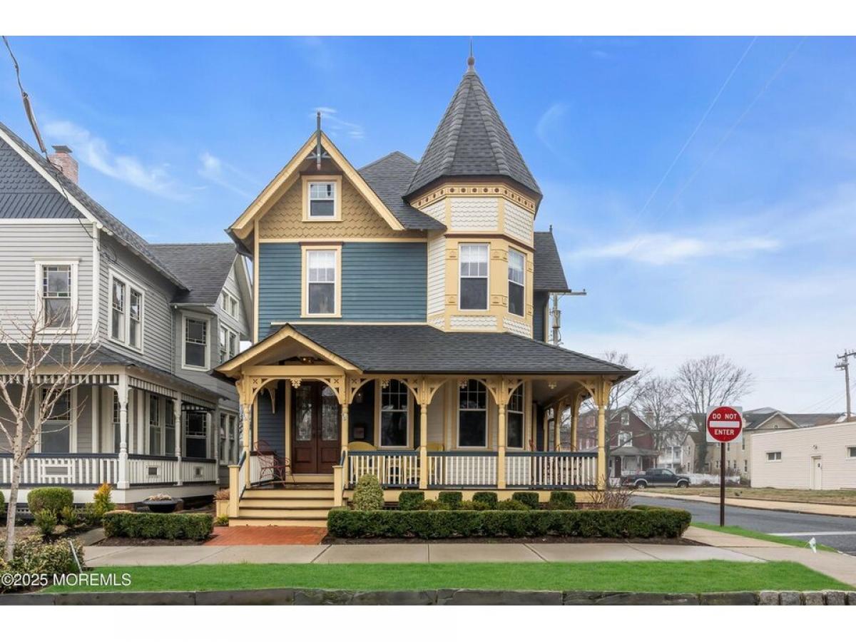 Picture of Home For Sale in Ocean Grove, New Jersey, United States
