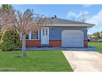 Home For Sale in Toms River, New Jersey