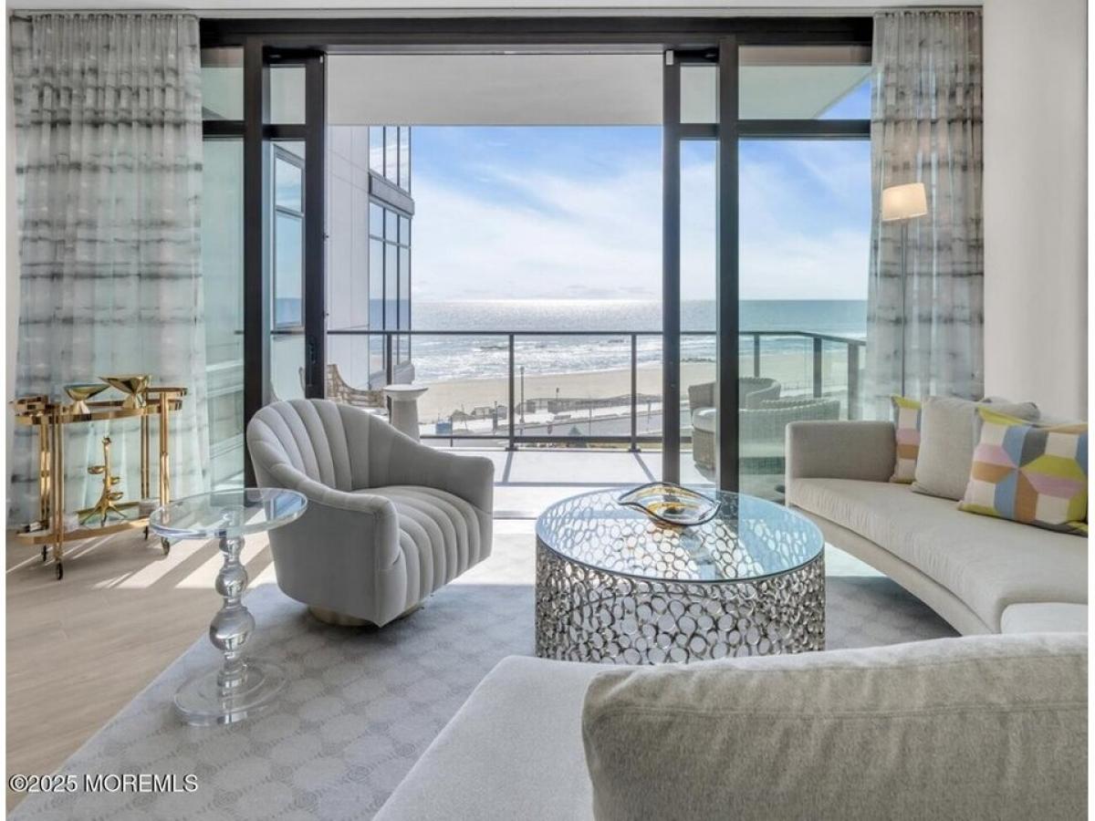 Picture of Home For Sale in Long Branch, New Jersey, United States