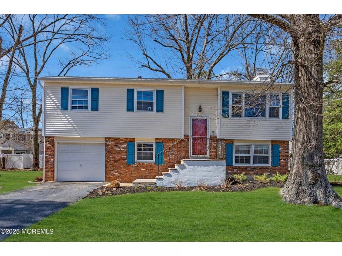 Picture of Home For Sale in Bayville, New Jersey, United States