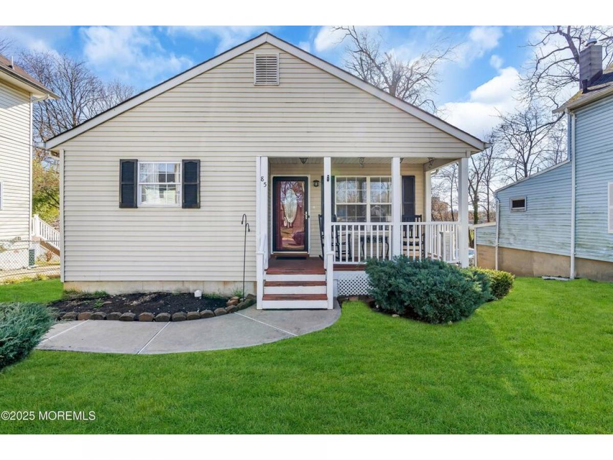 Picture of Home For Sale in Freehold, New Jersey, United States