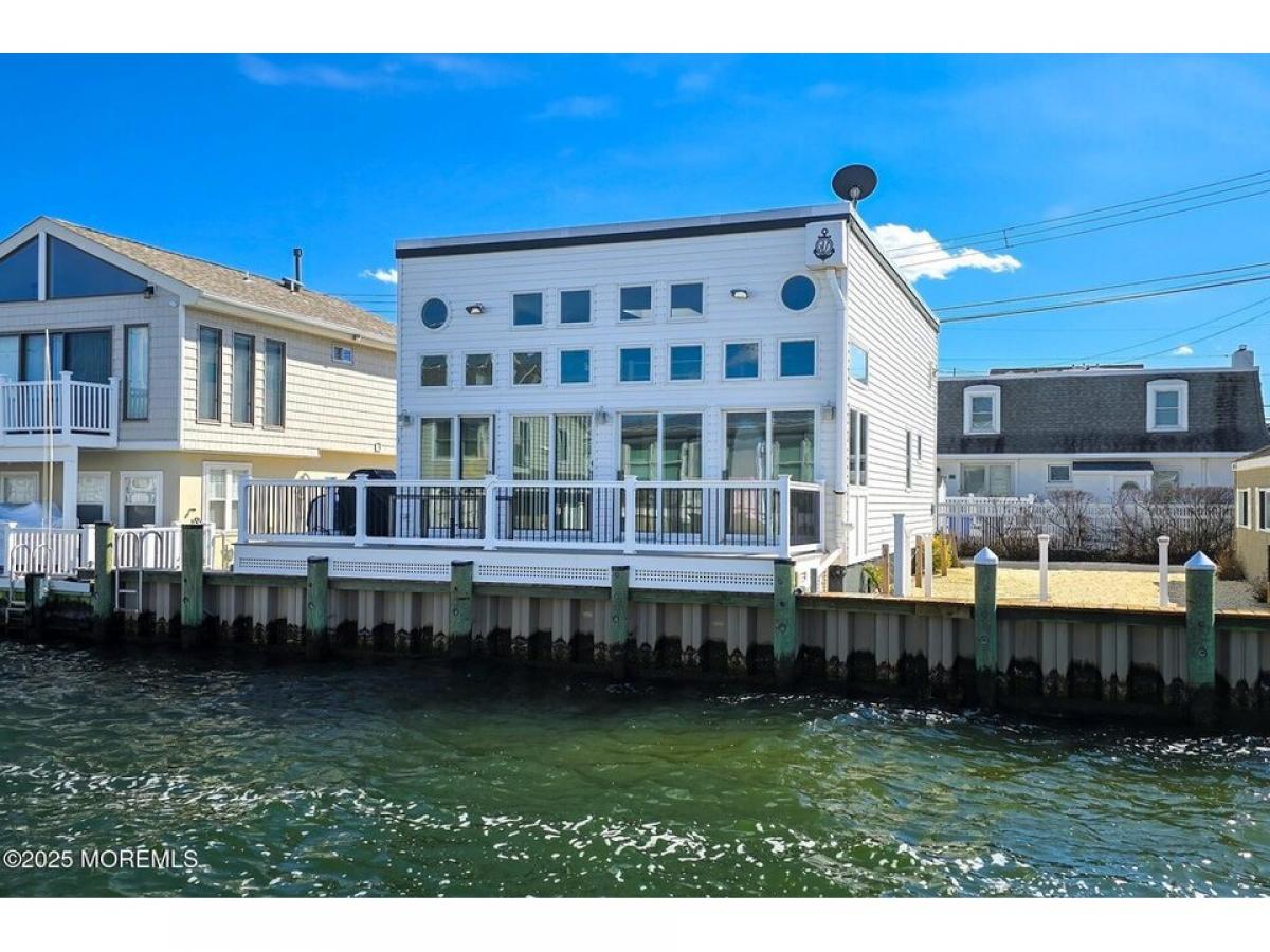 Picture of Home For Sale in Lavallette, New Jersey, United States
