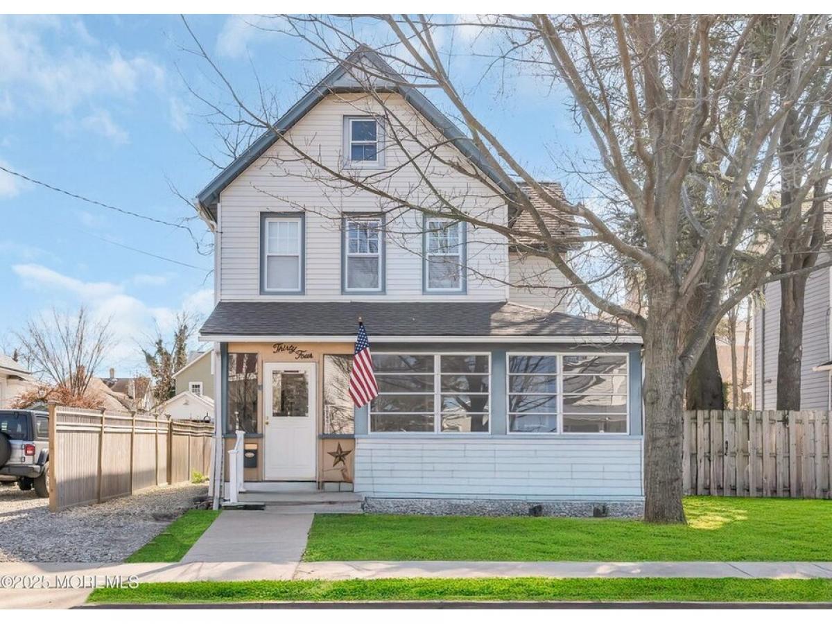 Picture of Home For Sale in Manasquan, New Jersey, United States