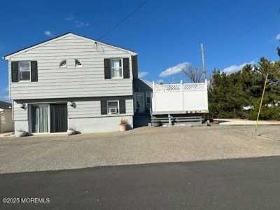Home For Rent in Mantoloking, New Jersey