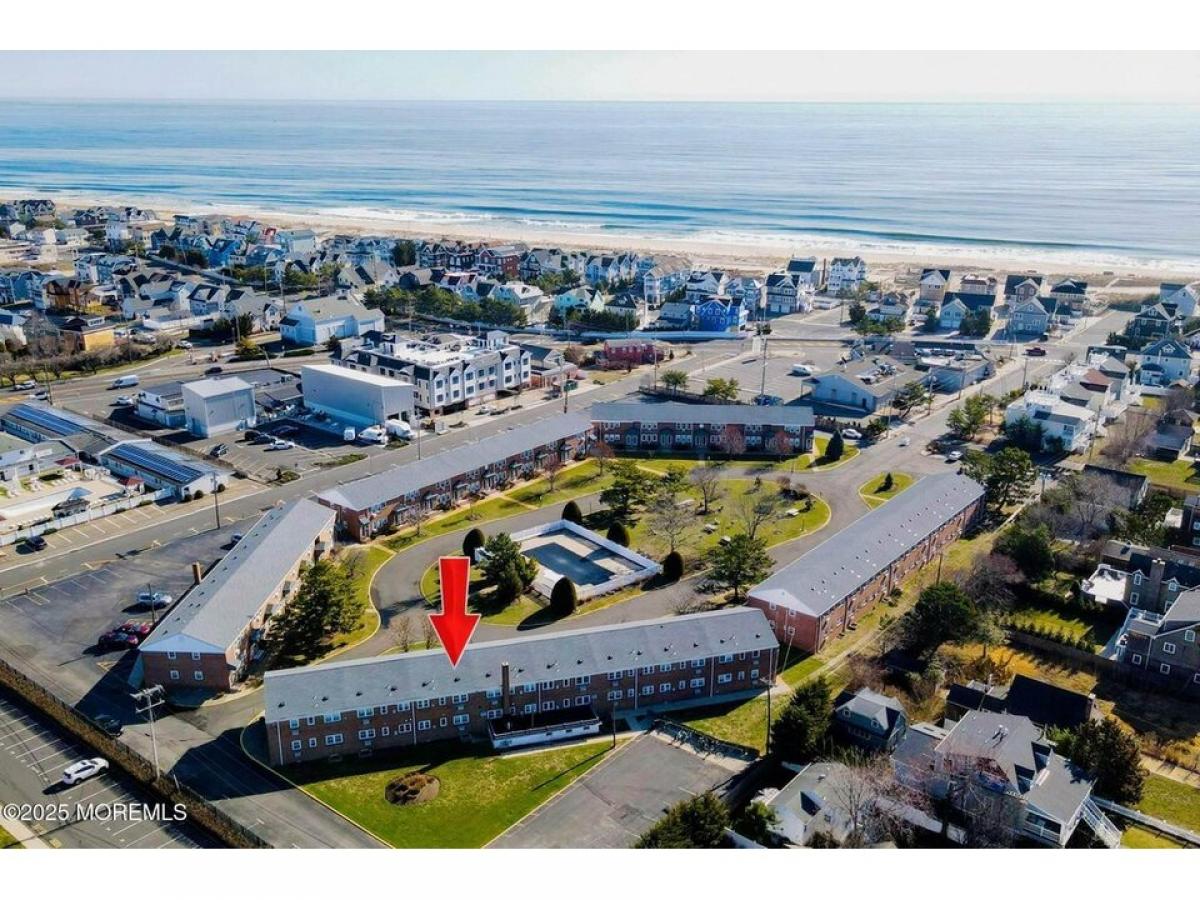 Picture of Home For Sale in Point Pleasant Beach, New Jersey, United States