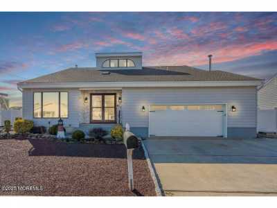 Home For Sale in Toms River, New Jersey