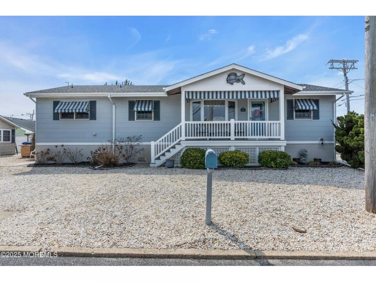 Picture of Home For Sale in Lavallette, New Jersey, United States