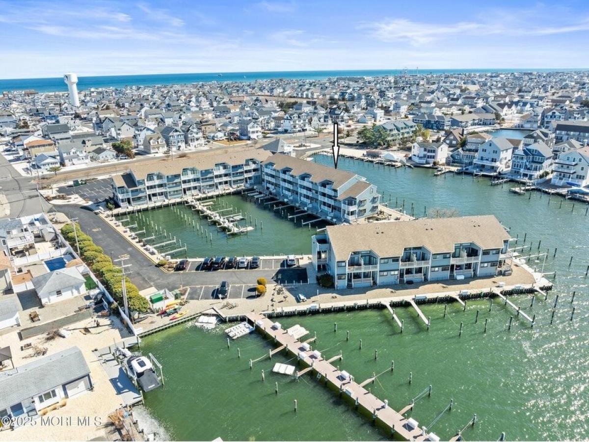 Picture of Home For Sale in Seaside Heights, New Jersey, United States