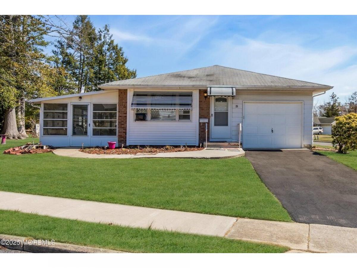 Picture of Home For Sale in Toms River, New Jersey, United States