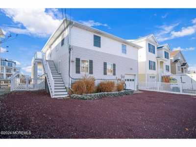 Home For Sale in Manahawkin, New Jersey