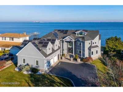 Home For Sale in Atlantic Highlands, New Jersey