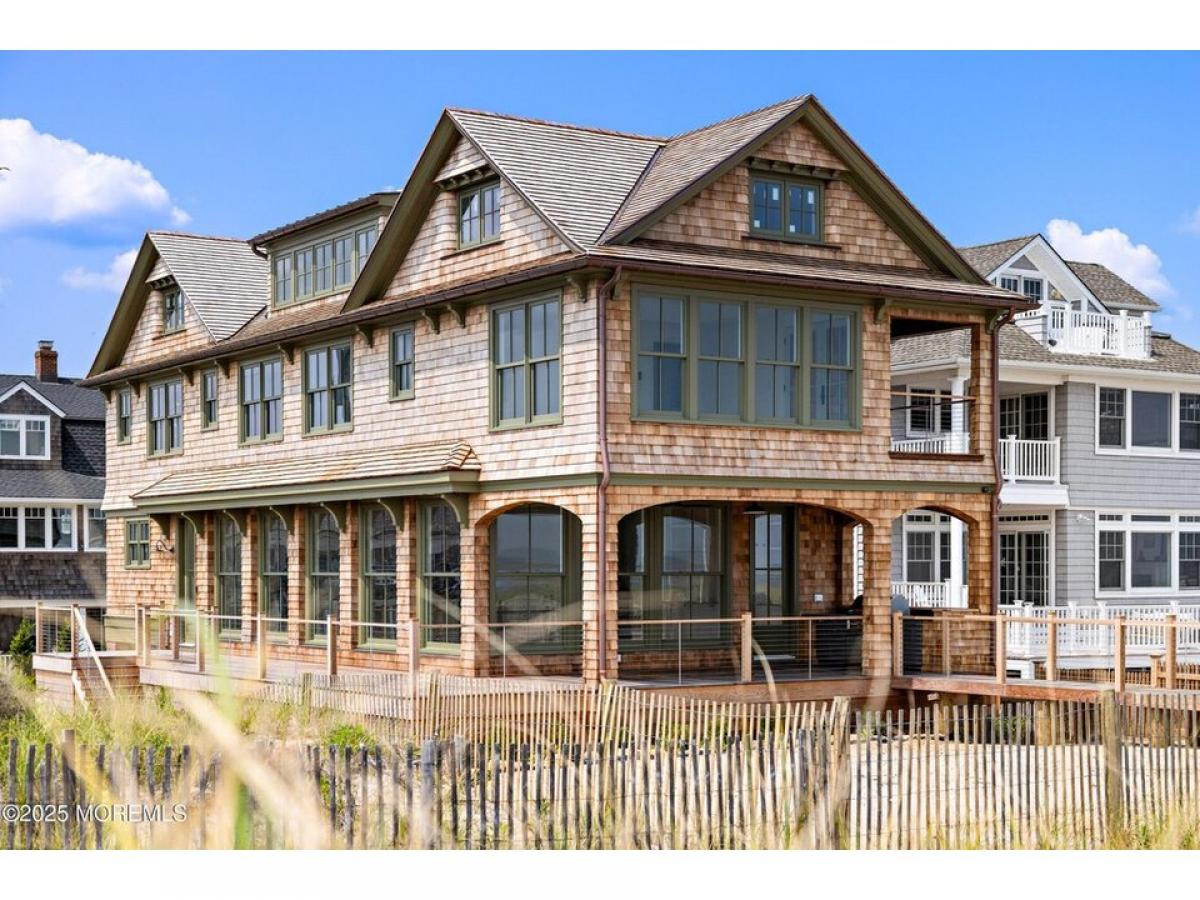 Picture of Home For Sale in Bay Head, New Jersey, United States