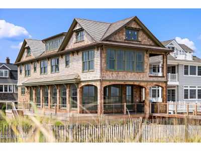 Home For Sale in Bay Head, New Jersey