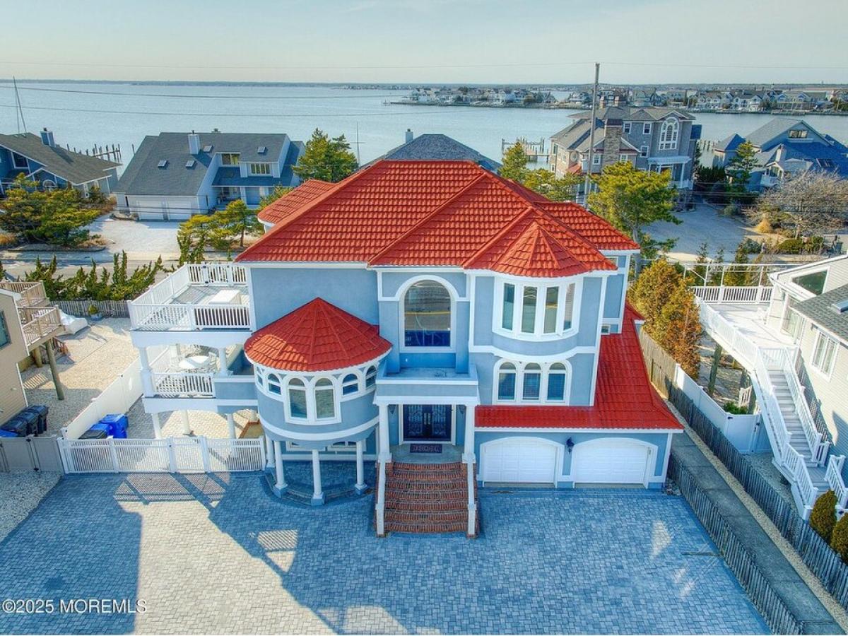 Picture of Home For Sale in Mantoloking, New Jersey, United States