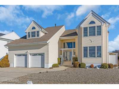 Home For Sale in Bayville, New Jersey