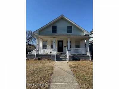 Home For Sale in Freehold, New Jersey