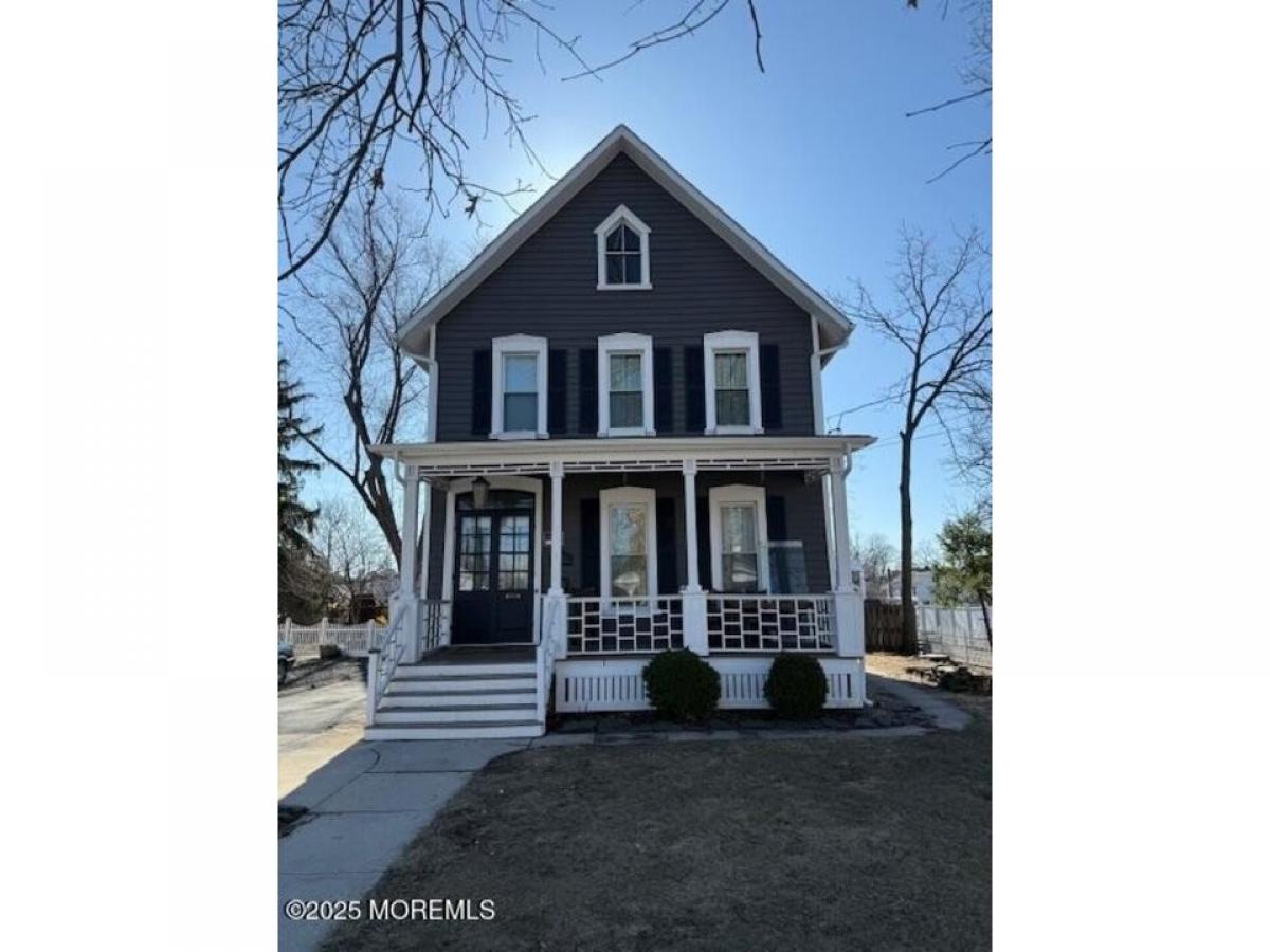 Picture of Home For Sale in Freehold, New Jersey, United States