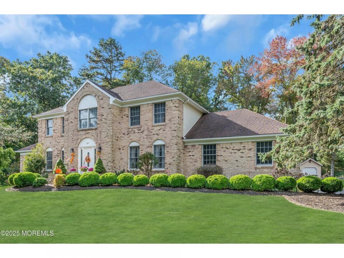 Picture of Home For Sale in Millstone, New Jersey, United States