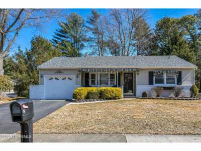 Home For Sale in Toms River, New Jersey