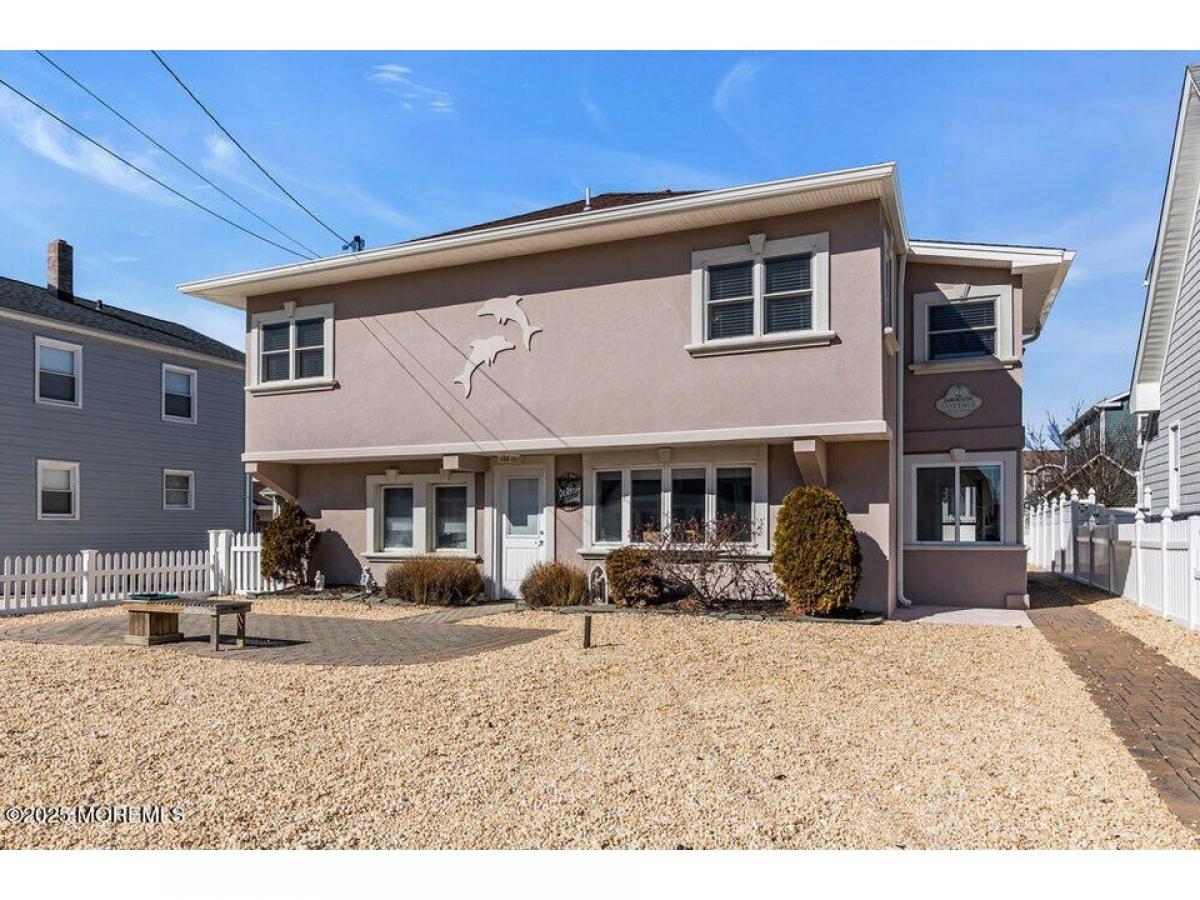 Picture of Home For Sale in Lavallette, New Jersey, United States