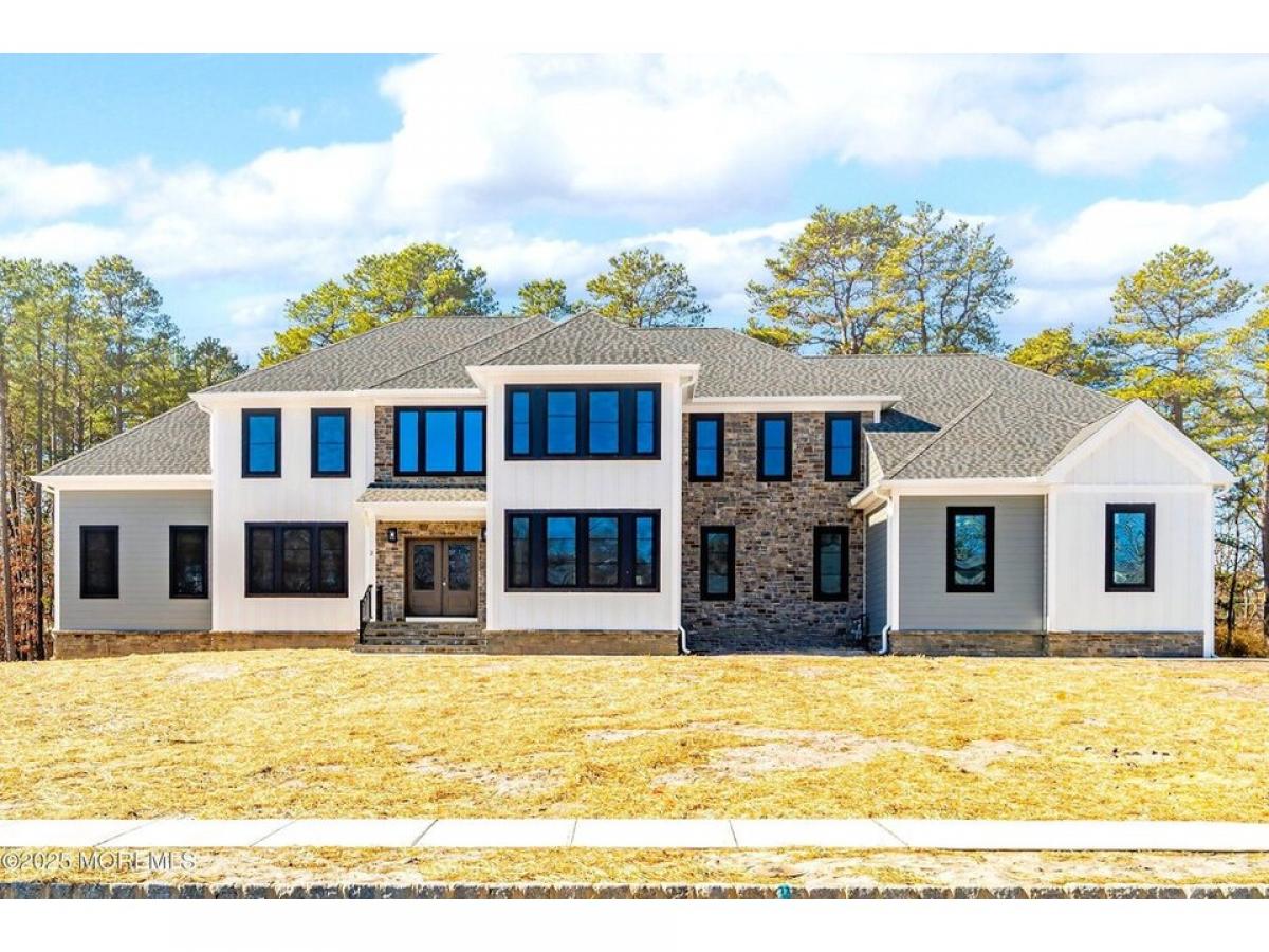 Picture of Home For Sale in Howell, New Jersey, United States