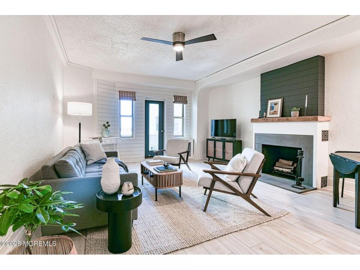 Picture of Home For Sale in Asbury Park, New Jersey, United States