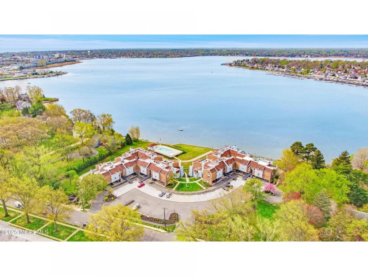 Picture of Home For Sale in Neptune City, New Jersey, United States