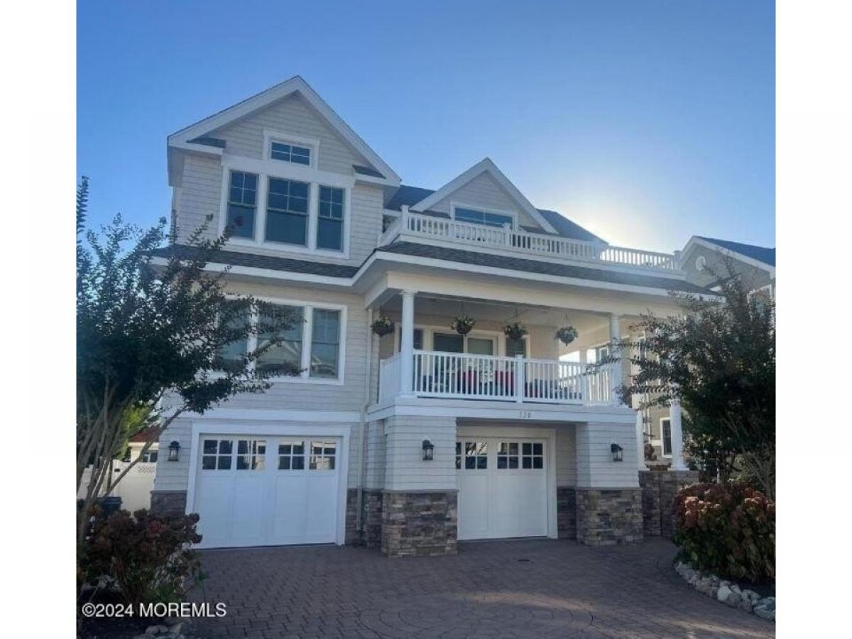 Picture of Home For Sale in Beach Haven, New Jersey, United States