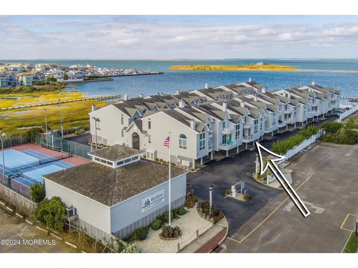 Picture of Home For Sale in Beach Haven, New Jersey, United States