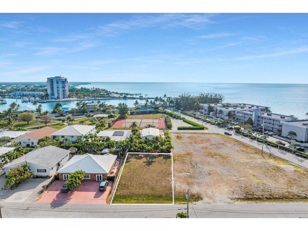 Picture of Residential Land For Sale in Key Colony, Florida, United States