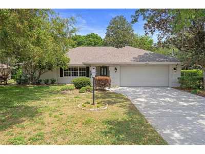 Home For Sale in Crystal River, Florida