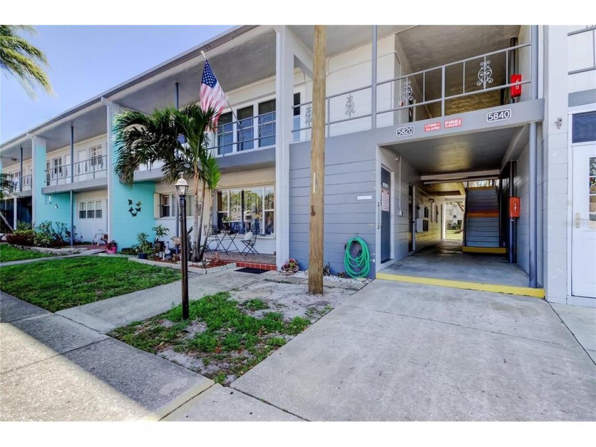 Picture of Home For Sale in Saint Petersburg, Florida, United States