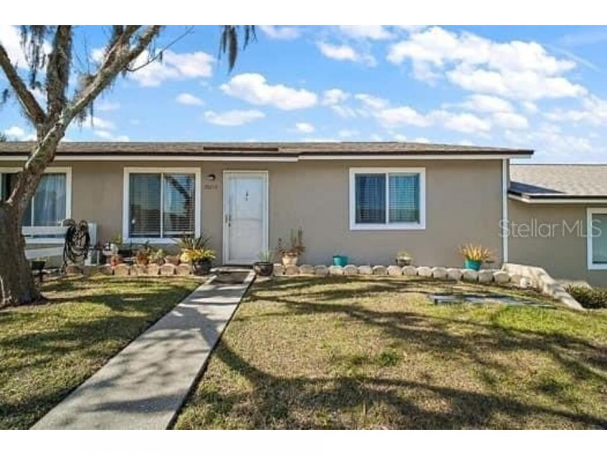 Picture of Home For Sale in Tavares, Florida, United States