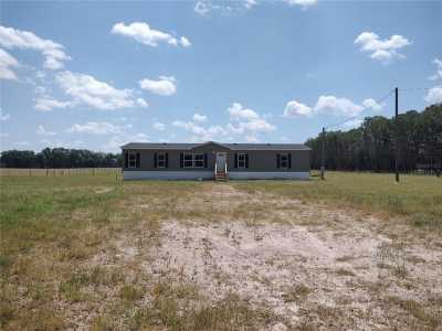 Home For Sale in Newberry, Florida