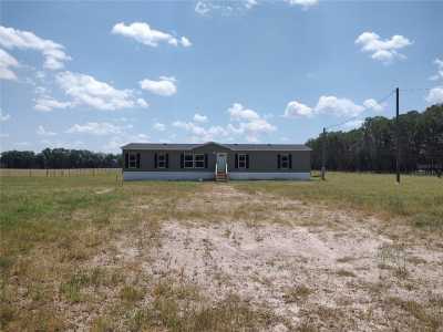 Home For Sale in Newberry, Florida