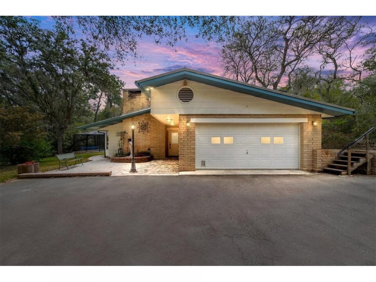Picture of Home For Sale in Silver Springs, Florida, United States