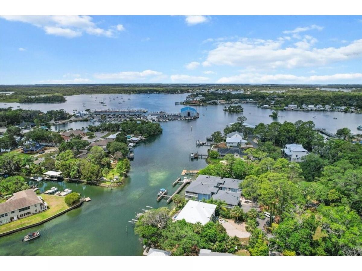 Picture of Home For Sale in Crystal River, Florida, United States