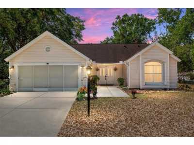 Home For Sale in Lady Lake, Florida