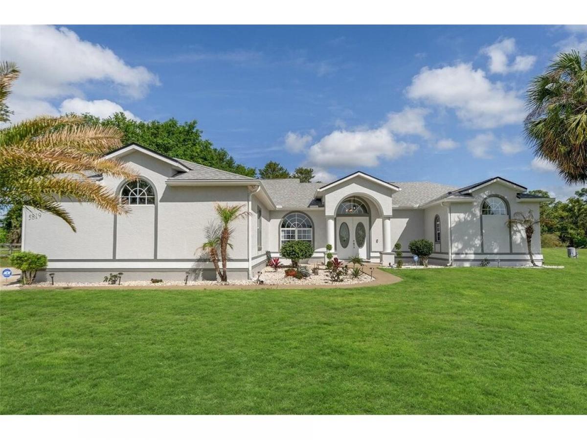 Picture of Home For Sale in Silver Springs, Florida, United States