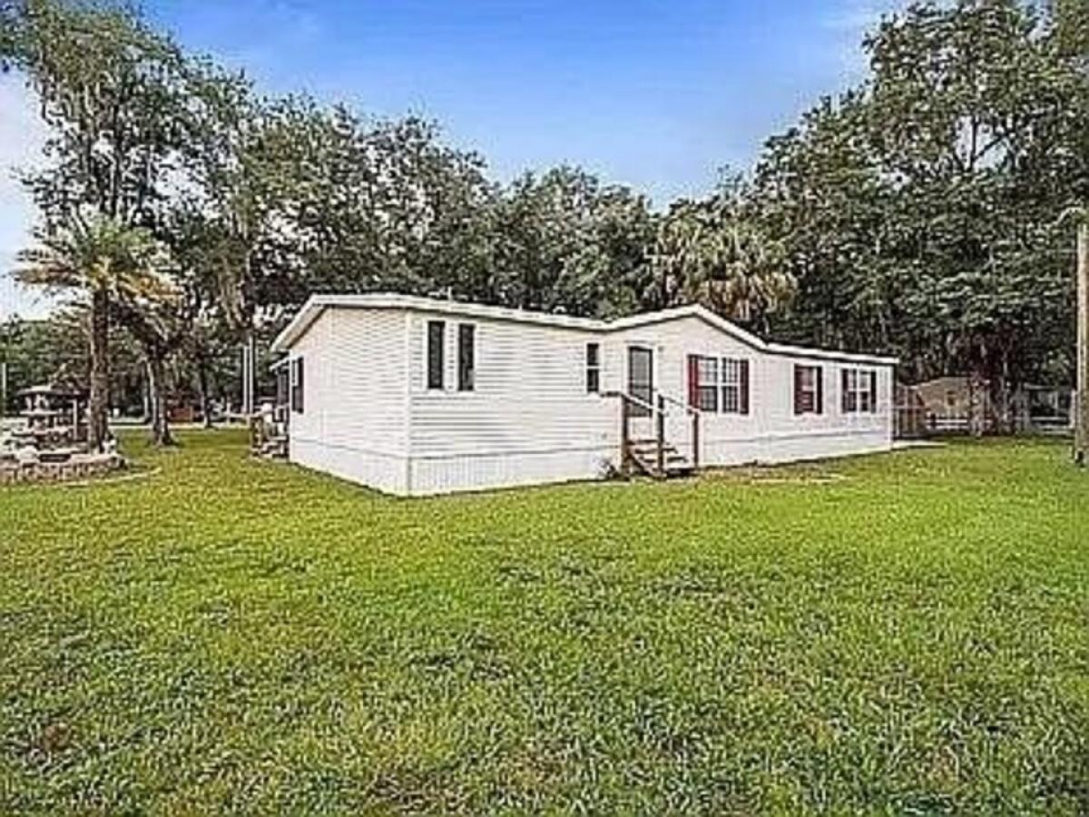 Picture of Home For Sale in Fort Mc Coy, Florida, United States