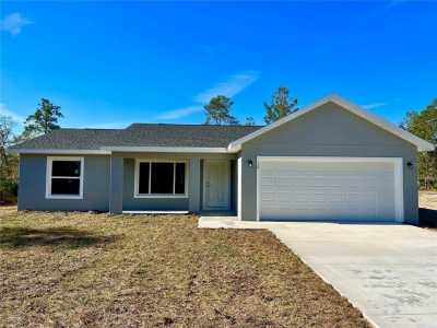 Home For Sale in Ocklawaha, Florida
