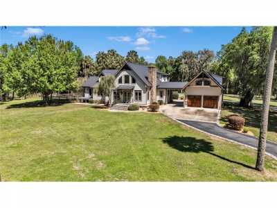 Home For Sale in Micanopy, Florida