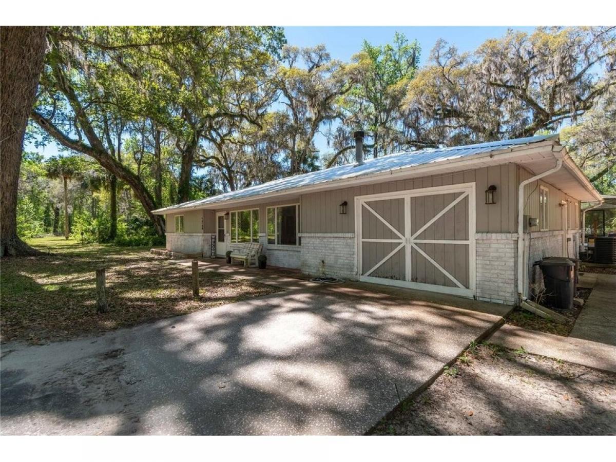 Picture of Home For Sale in Anthony, Florida, United States