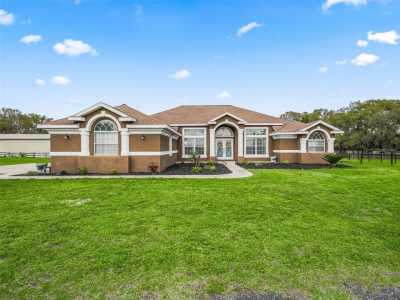 Home For Sale in Morriston, Florida