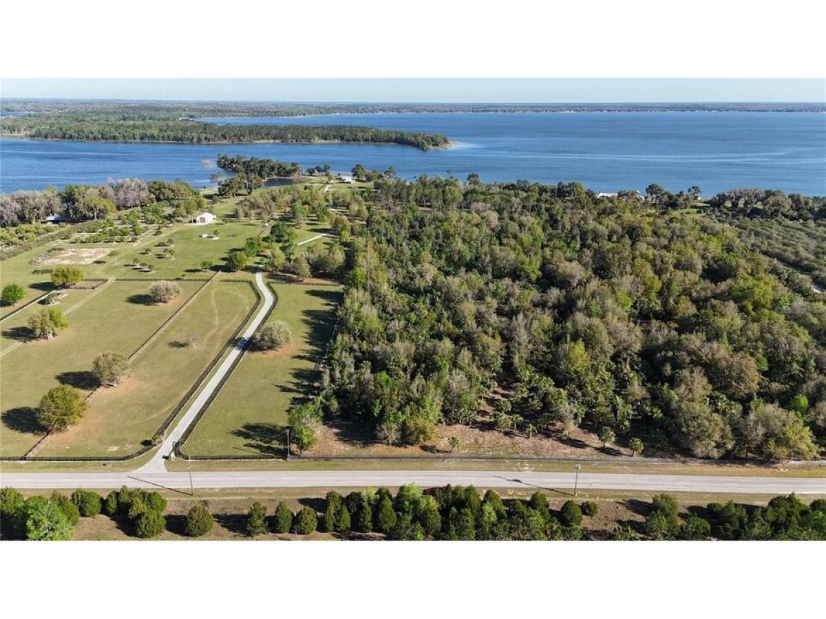 Picture of Home For Sale in Weirsdale, Florida, United States