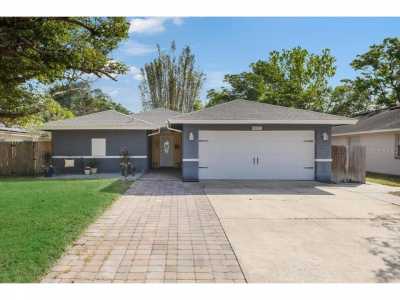 Home For Sale in Winter Springs, Florida