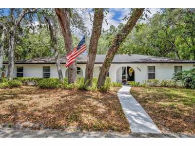 Home For Sale in Winter Springs, Florida