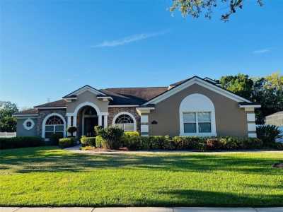 Home For Sale in Winter Springs, Florida