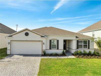 Home For Sale in Mascotte, Florida