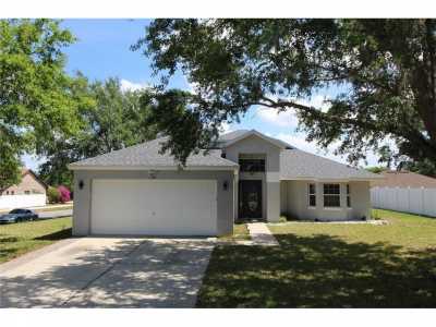 Home For Sale in Tavares, Florida